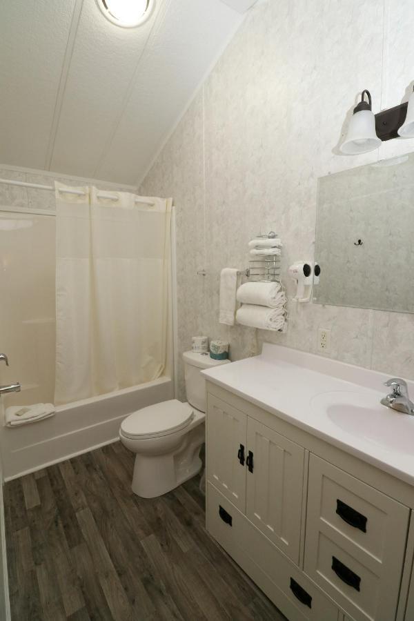 Bird'S Nest Resort Пут-ин-Бей Екстериор снимка